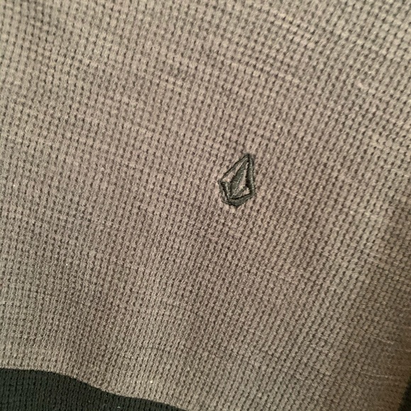 volcom hooded long sleeve - Picture 3 of 5